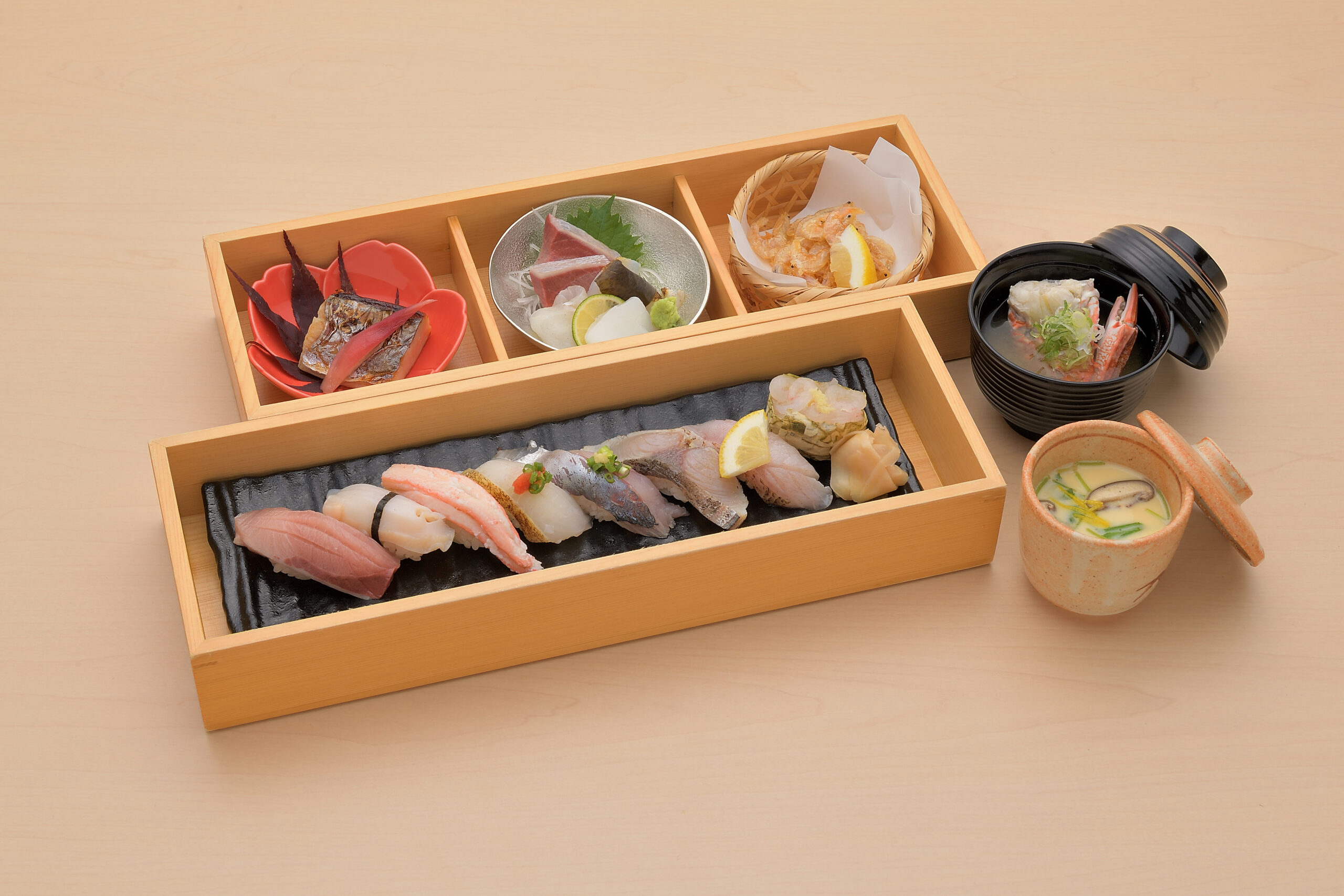 1号で提供する「富山湾鮨」写真